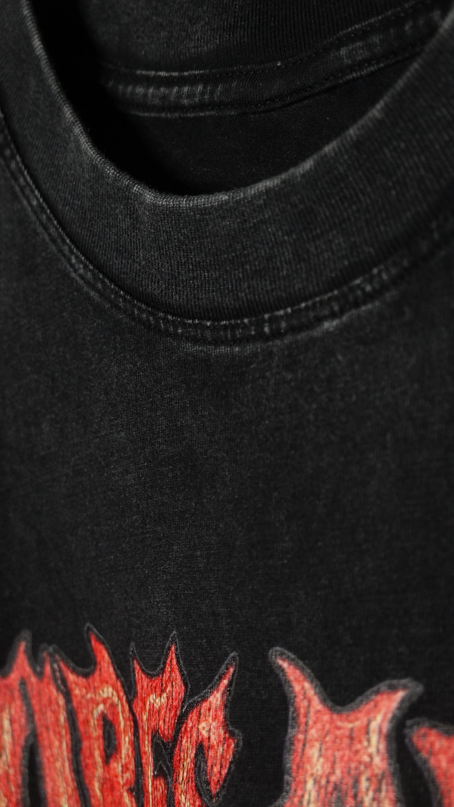 VINTAGE GRAPHIC T-SHIRT